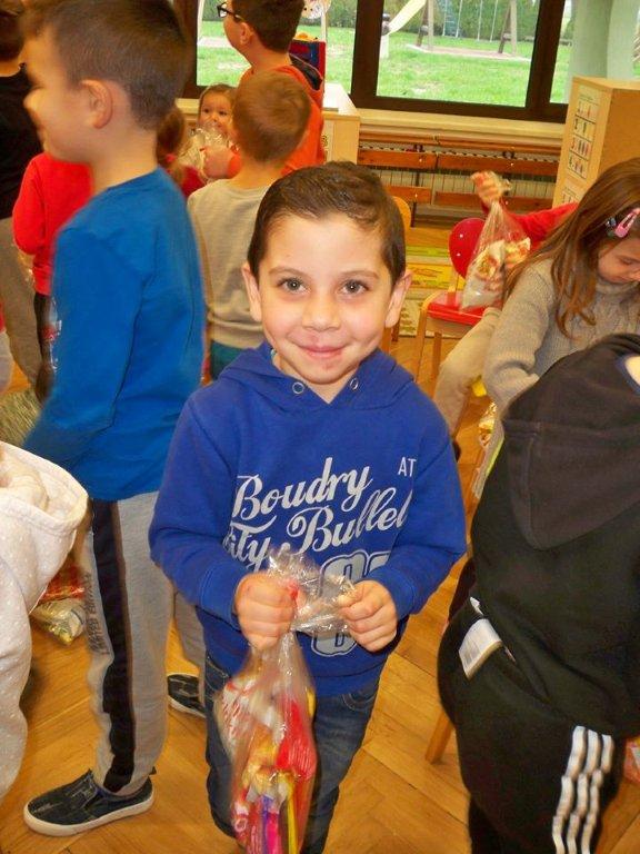 SVETI NIKOLA U DV KOTRIBA Tradicionalni blagdanski pohod vatrogasaca i nogometaša