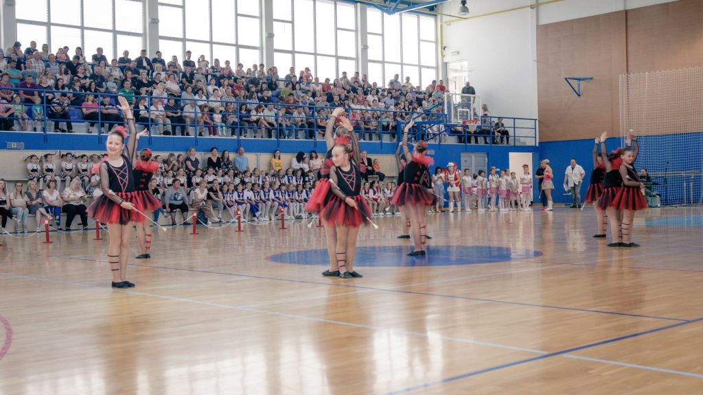 3285758257820931253985817863689