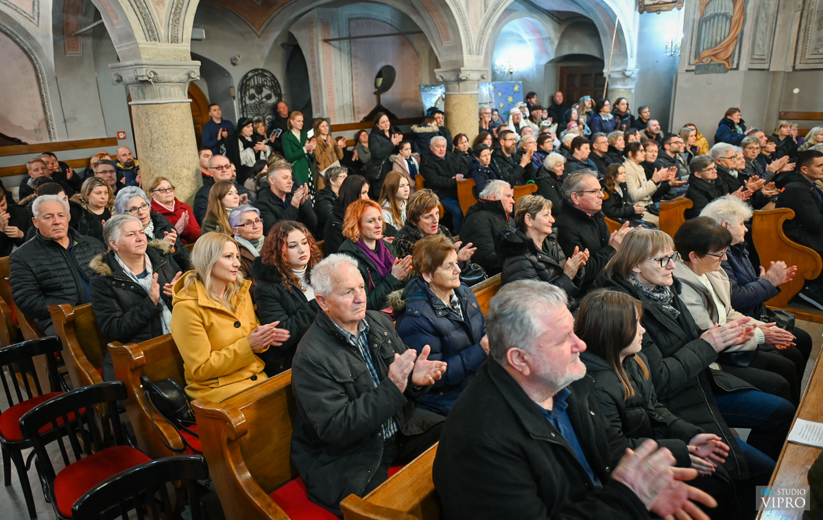 BILO JE PREDIVNO Za kraj Adventske čarolije održan koncert Puhačkog orkestra Grada Preloga