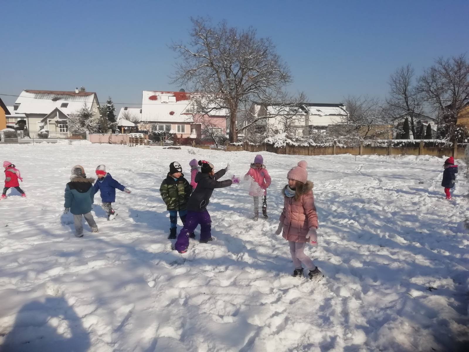 VELJAČA PREVRTAČA Mališani DV ‘Loptica’ bez obzira na vremenske uvjete svaki su dan u šetnji