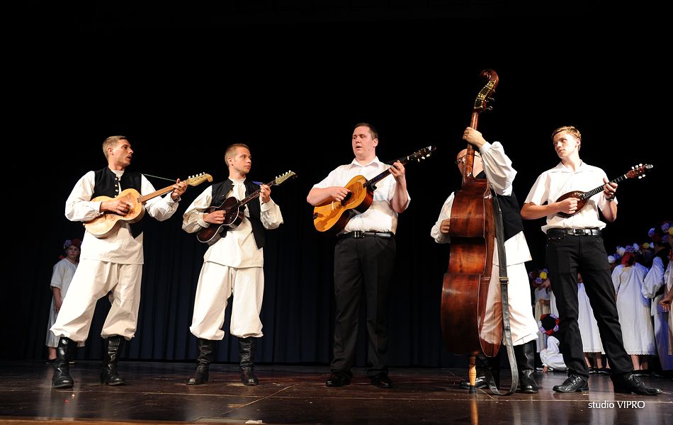 359115675dsc1935919343