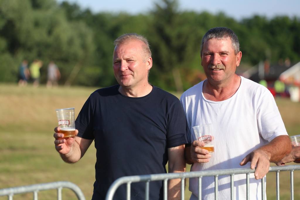 1902254010212055255873650861139