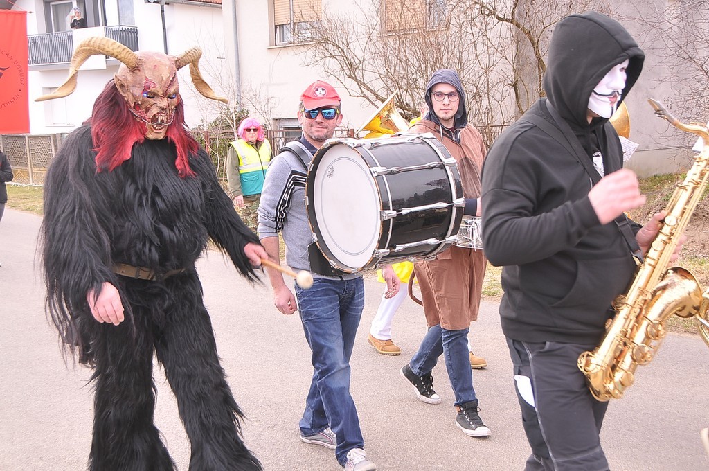 Vesela maskirana povorka zabavila Štefanec