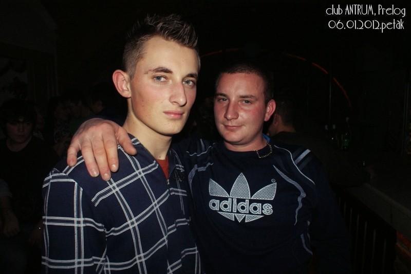 slika0029 Antrum (Petak, 6.1.2012) slika0029 Antrum (Petak, 6.1.2012)