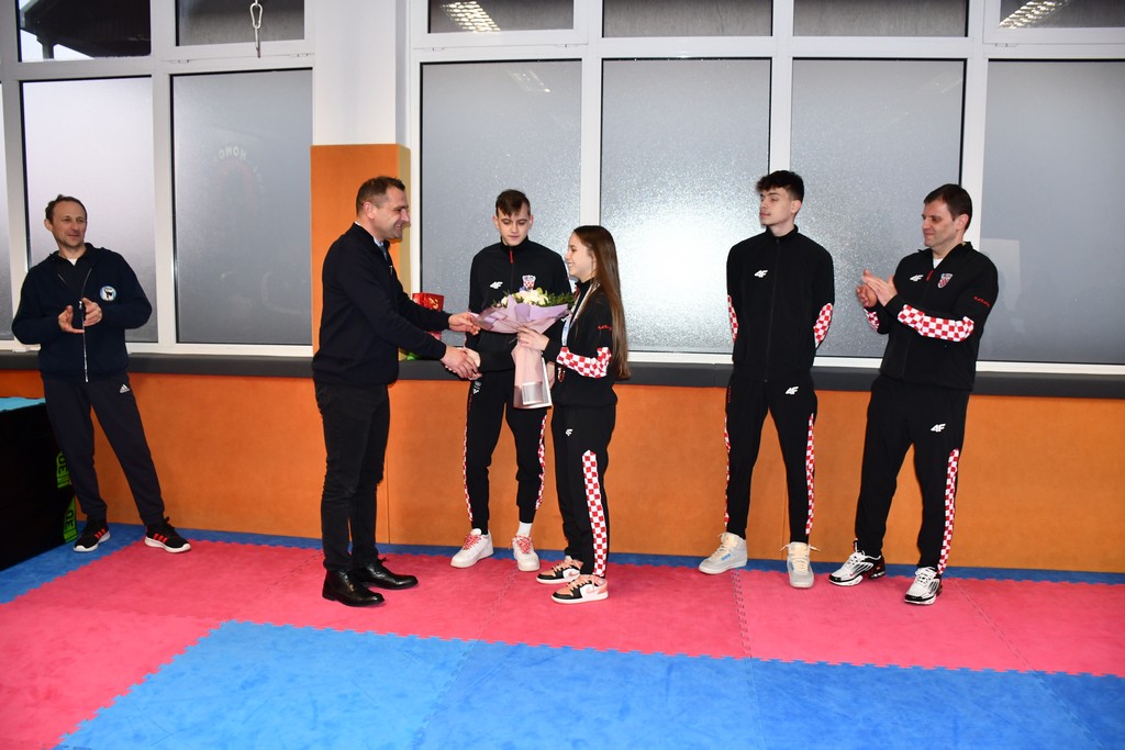 Brončana karatistica Aida Trstenjak dočekana u Maloj Subotici!