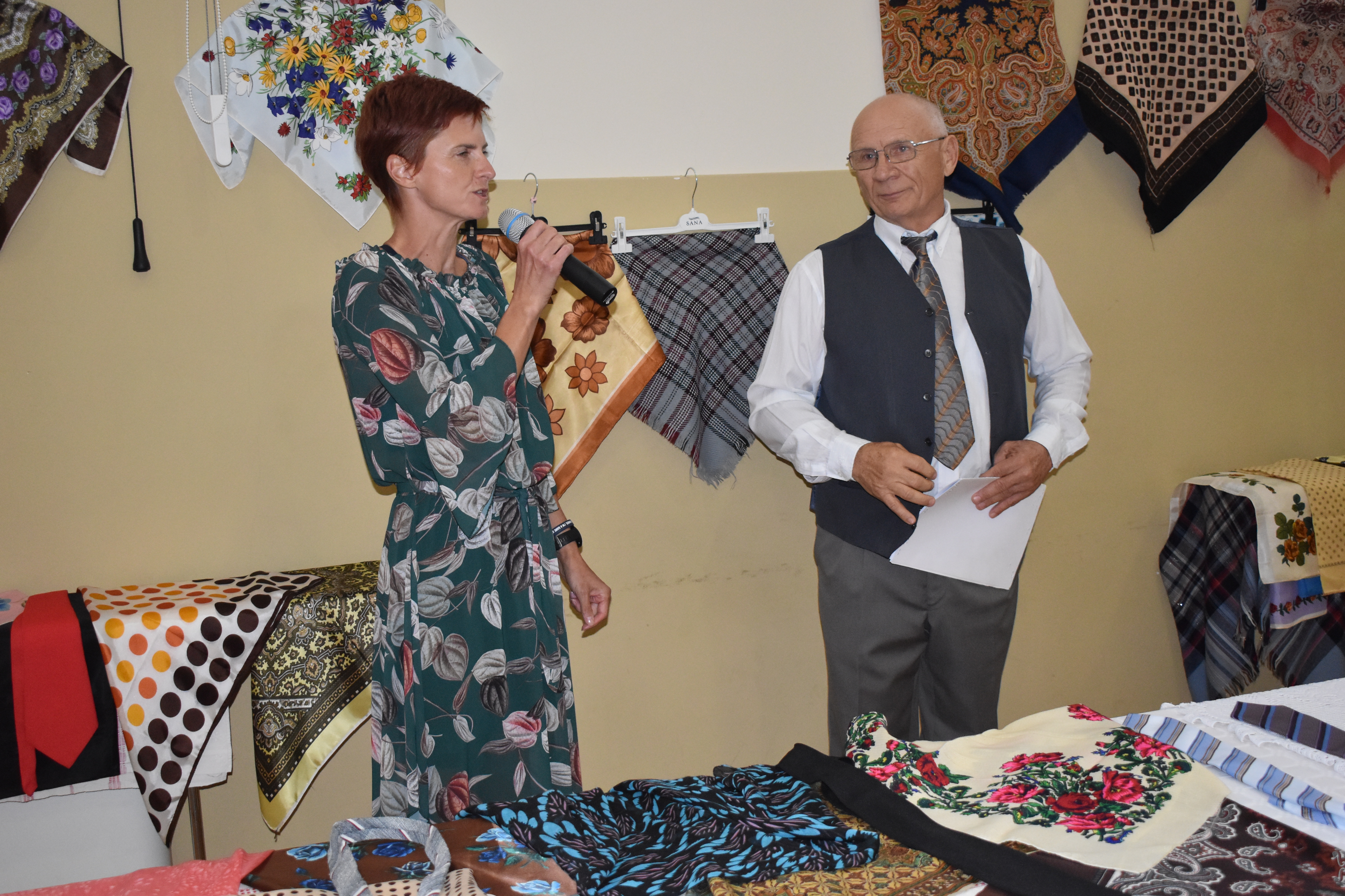 Izložba marama i kravata u Domašincu