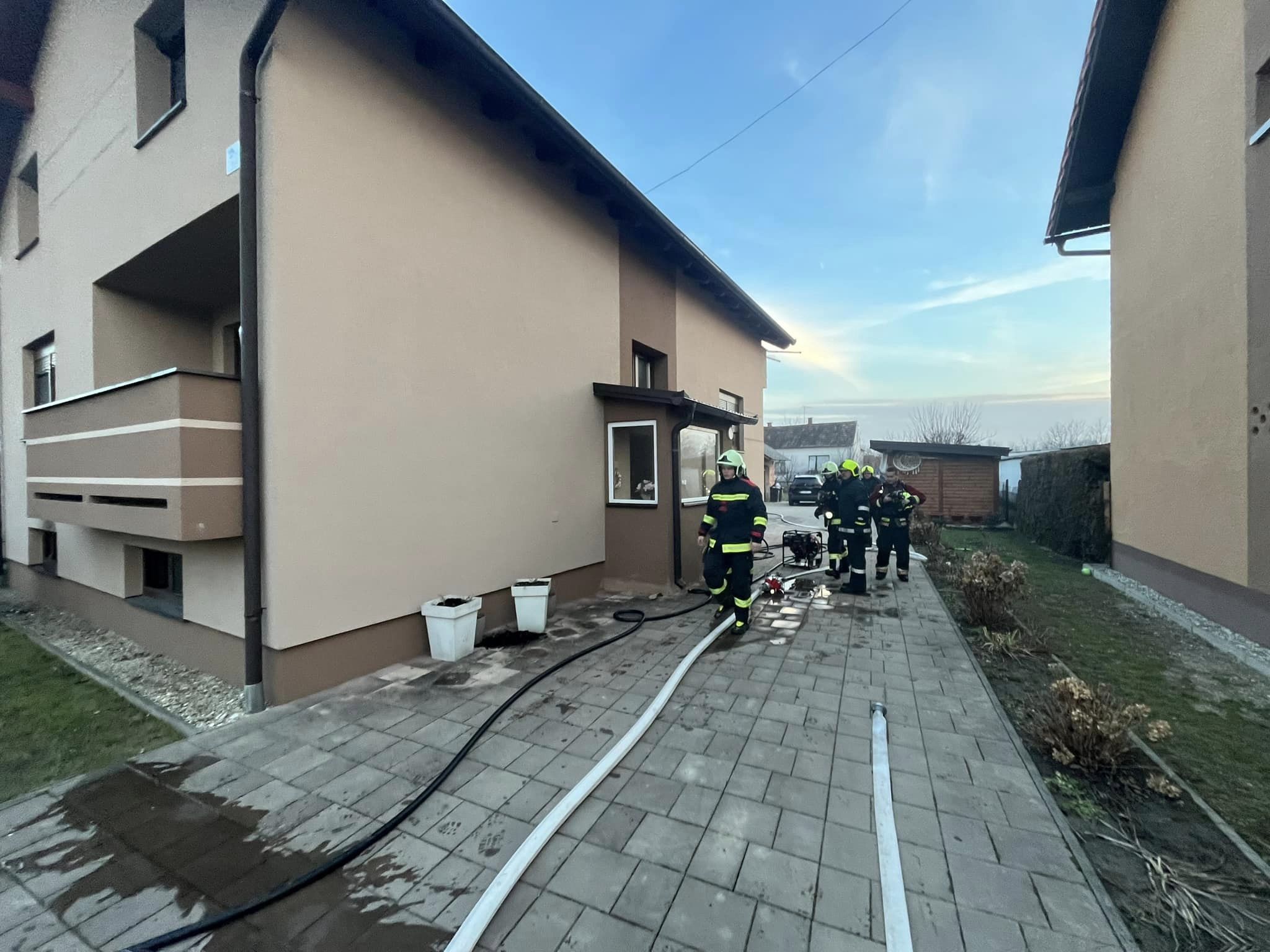 DUNJKOVEC Gorjela je kuća, vatrogasci ubrzo ugasili požar