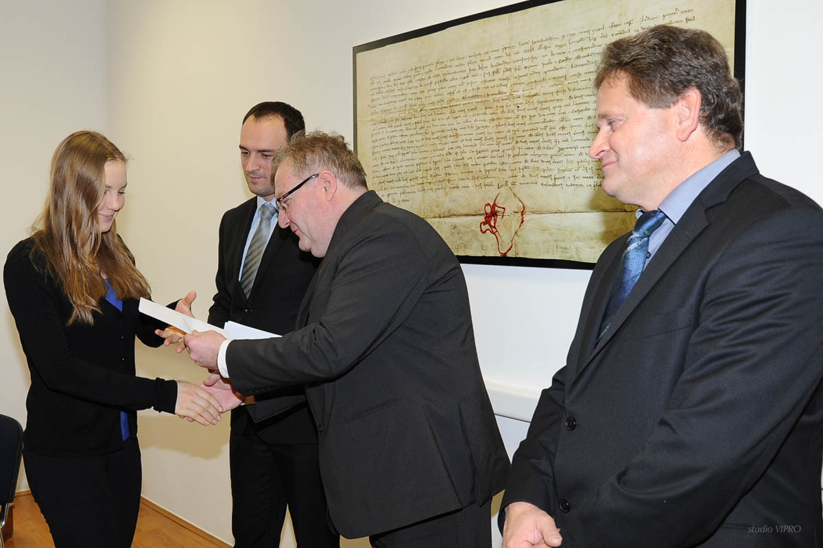 270810983dsc5088938618