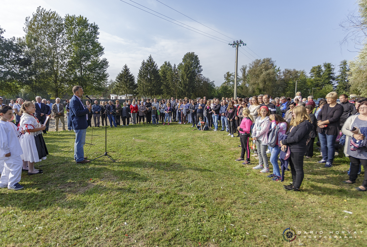 U Gardinovcu svečano otkrivena spomen-ploča posvećena seoskom pralu na potoku Trnavi