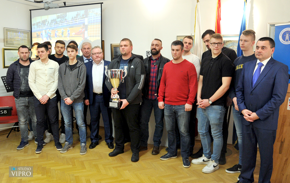 Stjepan Hunjak i Rukometni klub Prelog najbolji sportašI Preloga