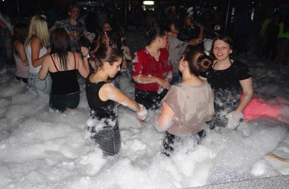 slika0104276617 Pjena party u Šampionu (Subota, 16.8.2014.)