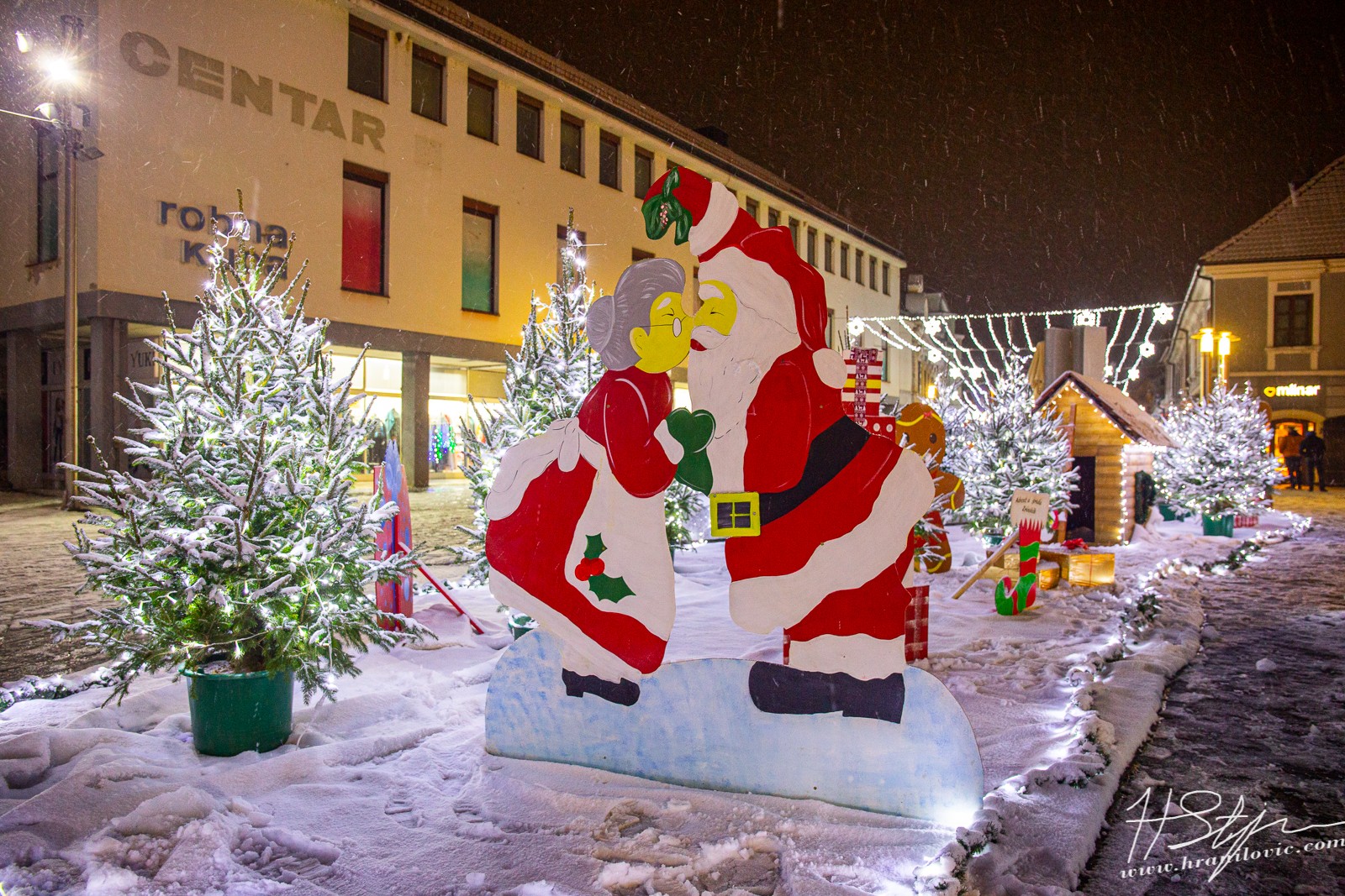 SNJEŽNA IDILA Advent u gradu Zrinskih iz objektiva Stjepana Hranilovića