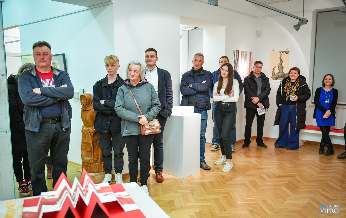 PRELOG Otvorena zanimljiva izložba grafika Darie Kopjar