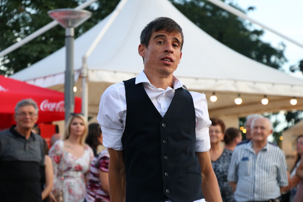 FOTO Prvi dan Porcijunkulovog započeo spektakularnim artističkim showom – “Dangerous Show” Cirkerosa Cirkusa