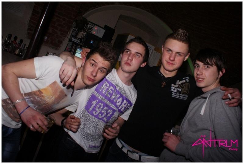 slika0005 Antrum (Petak, 1.3.2013 – Sva žestica 9 kn) slika0005 Antrum (Petak, 1.3.2013 – Sva žestica 9 kn)