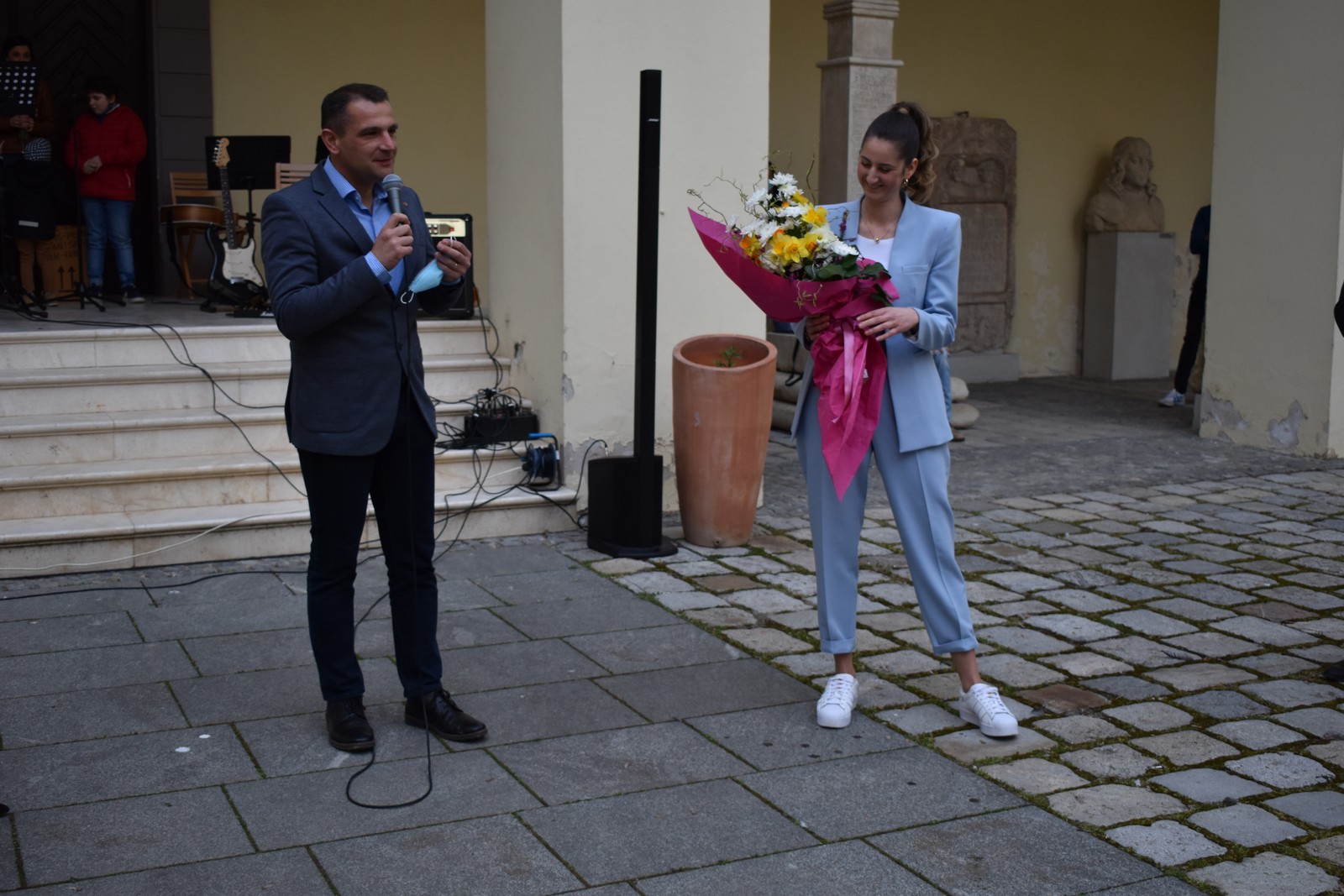 IZLOŽBA EVE VUKINE PRVI PUTA U ČAKOVCU ‘Moje slike su moja molitva’
