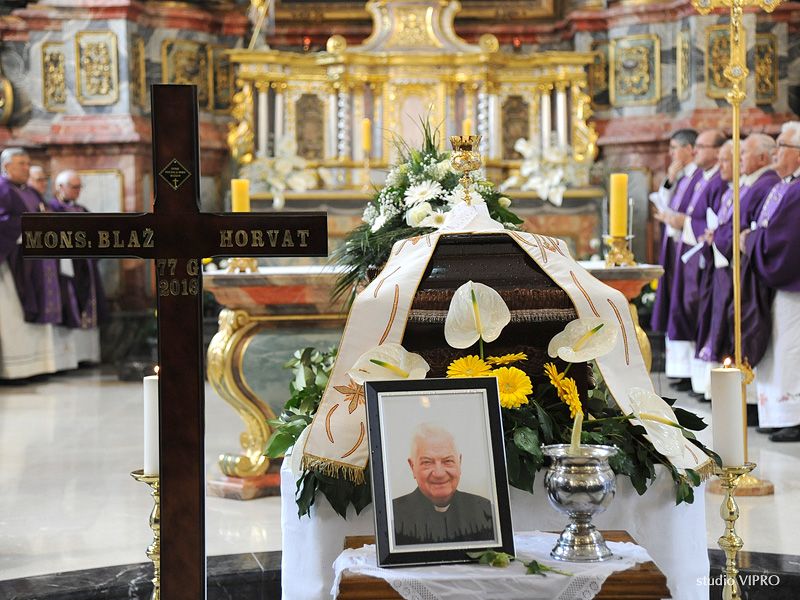 342714807dsc5271468949