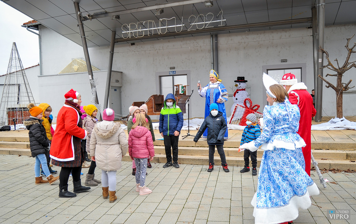 Djed Mraz i Snjeguročka posjetili Prelog