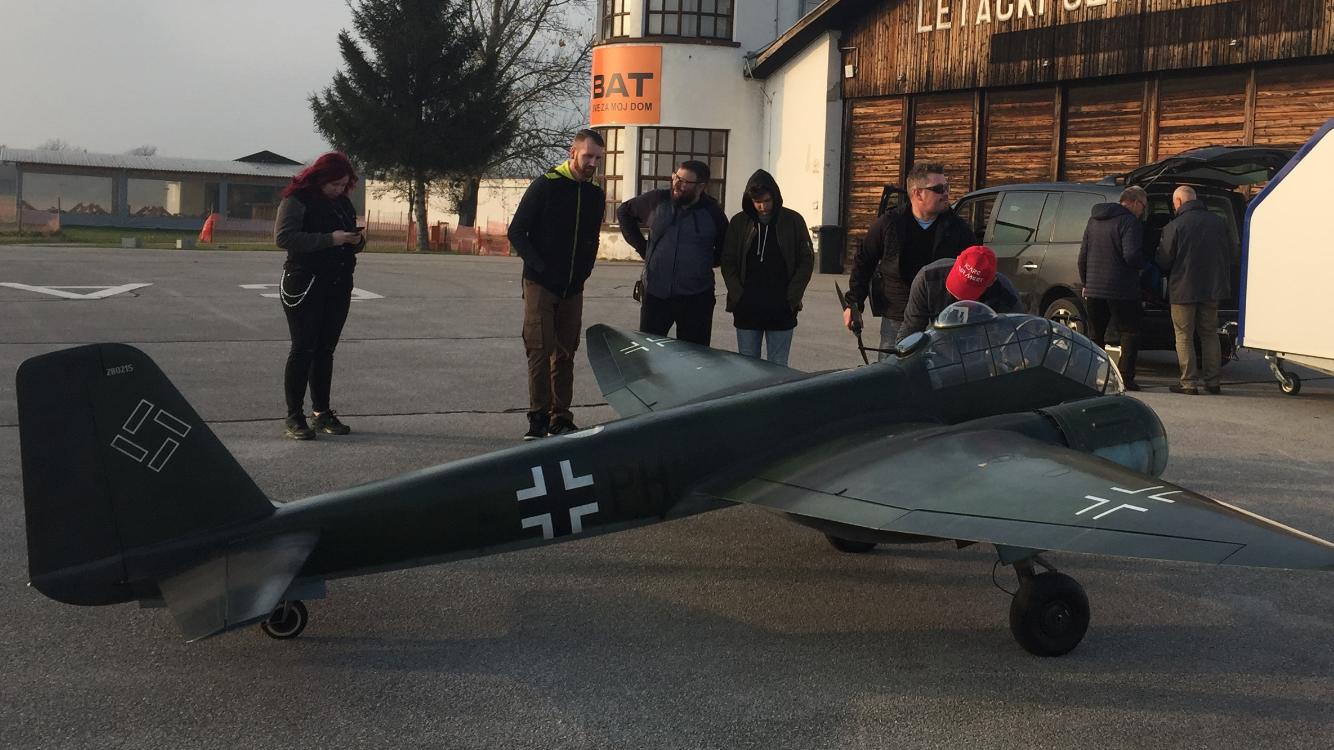 Njemački bombarder iz Drugog svjetskog rata na nebu iznad Čakovca
