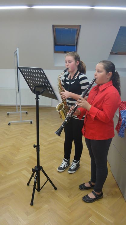 1658396102044795809813911106592