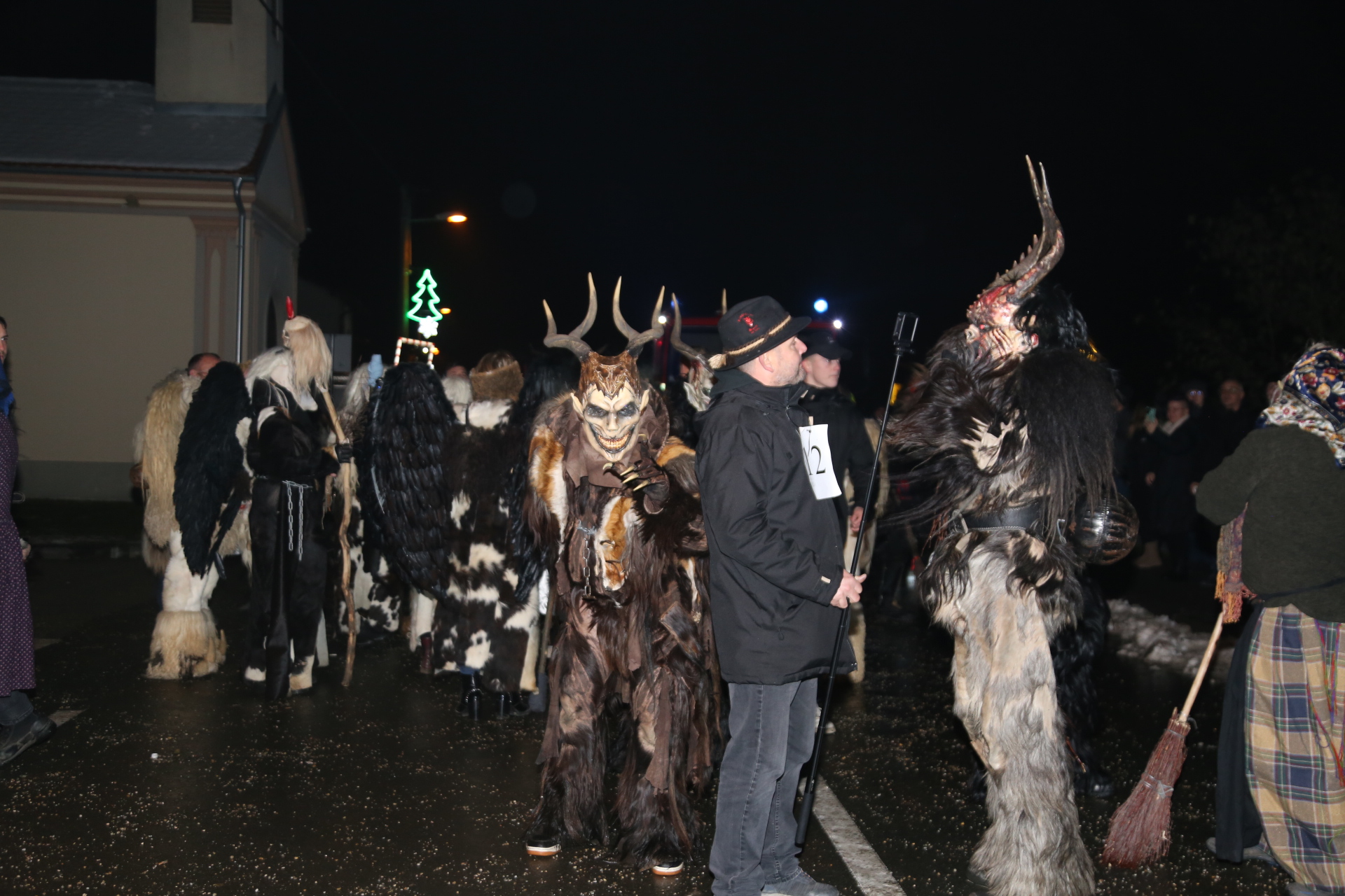 BILO JE ZANIMLJIVO Svetomartinski Krampuslauf opet oduševio brojne posjetitelje BILO JE ZANIMLJIVO Svetomartinski Krampuslauf opet oduševio brojne posjetitelje