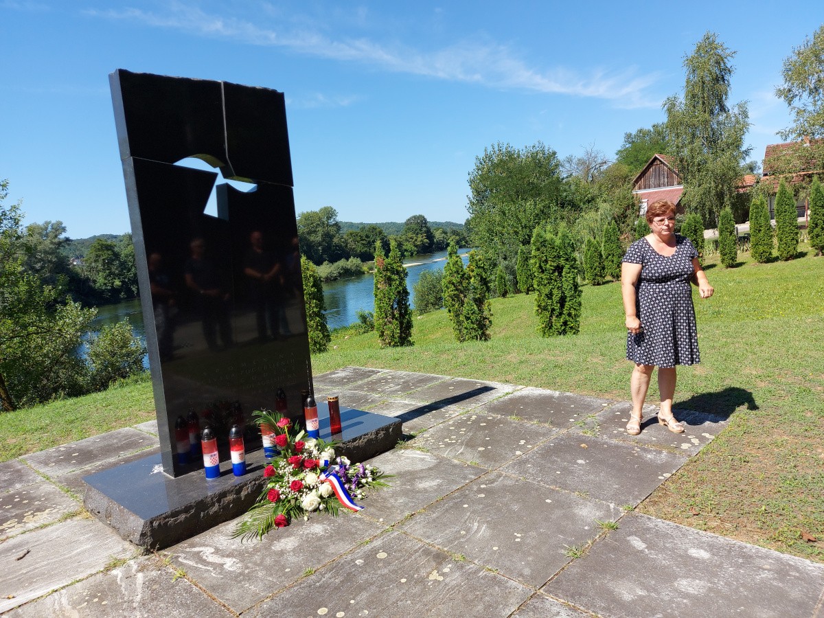 FOTO Društvo ‘Veteran’ povodom Oluje obišlo donje Pounje gdje je ratovalo prije 26 godina