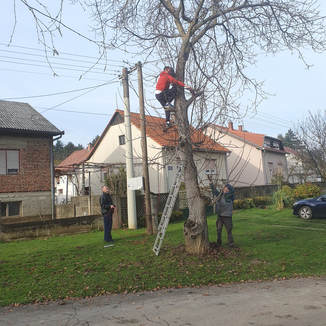 Vrijedni članovi KUD-a Mihovljan uredili prekrasne jaslice u svom mjestu