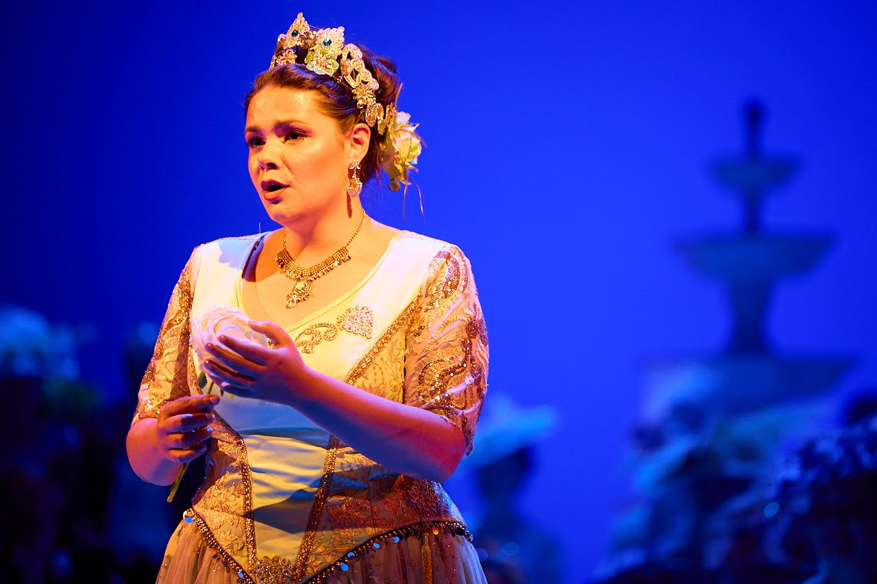 DVIJE MEĐIMURKE U NAGRAĐENOJ OPERETI Ivana Medić i Katarina Toplek Horvat dijele pozornicu u ‘Veseloj udovici’ DVIJE MEĐIMURKE U NAGRAĐENOJ OPERETI Ivana Medić i Katarina Toplek Horvat dijele pozornicu u ‘Veseloj udovici’