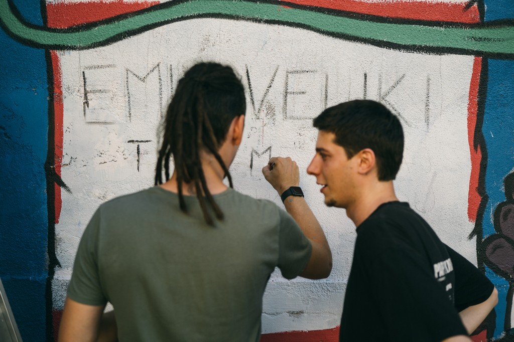 EMOTIVNA ZAHVALA OBITELJI MARCIUŠ Krešin mural najljepša je posveta našem Emilu