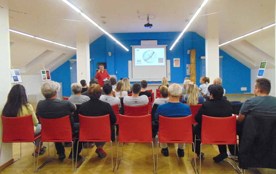 U Prelogu održano predavanje i otvorena izložba o bijeloj rodi