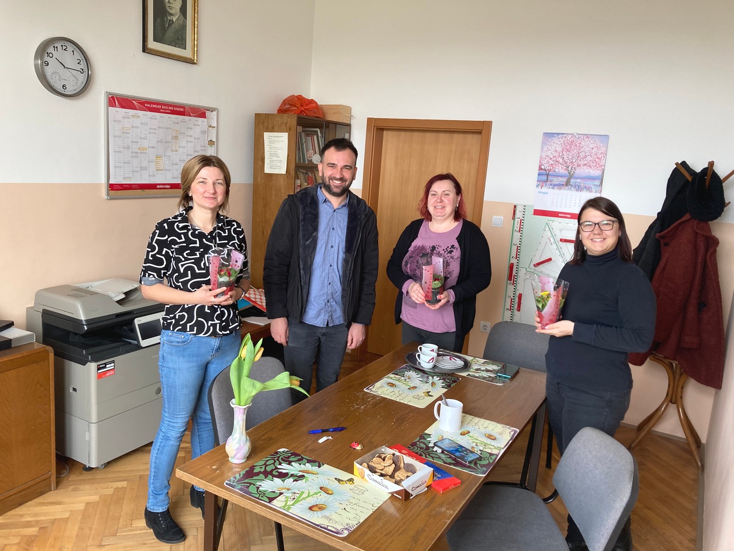 Načelnik Vratišinca Mihael Grbavec mještanke iznenadio jaglacima povodom Dana žena