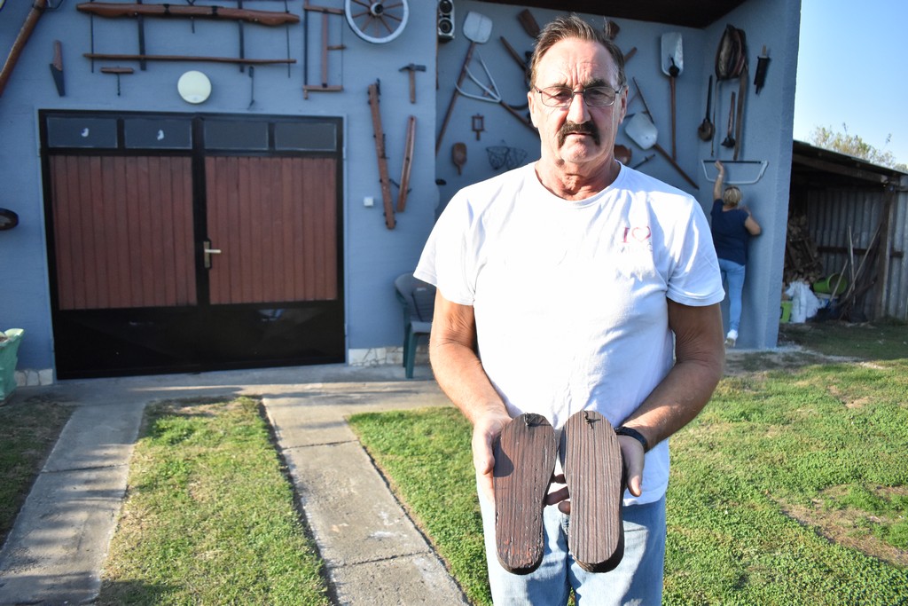 VRIJEDNA ZBIRKA OBITELJI VUJIĆ IZ NOVAKOVCA Duh prošlih vremena šapće sa zidova