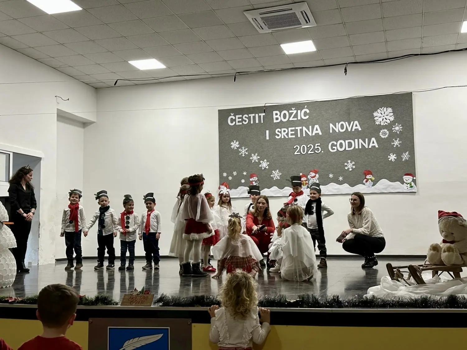 b73d6e03-ff31-4267-9d23-d6d08d99713d b73d6e03-ff31-4267-9d23-d6d08d99713d