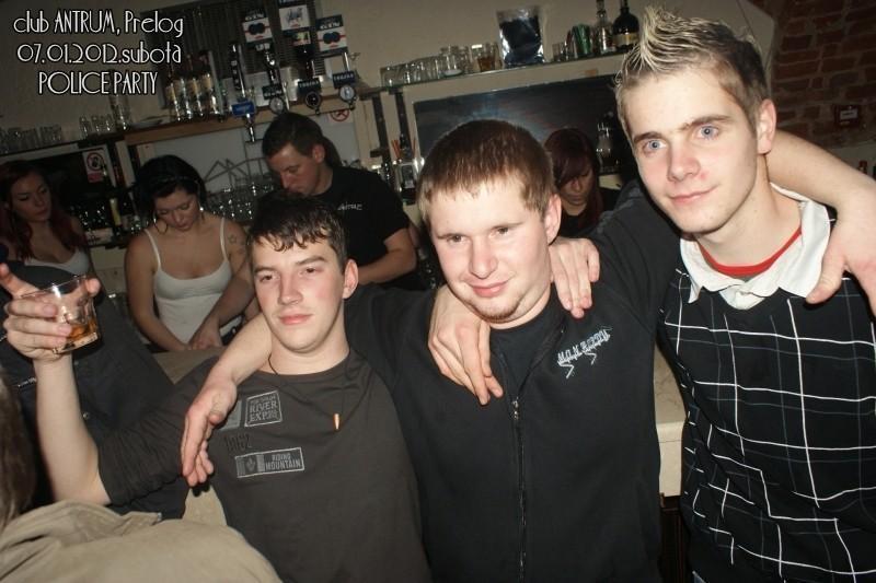 slika0061 Antrum (Subota, 7.1.2012) slika0061 Antrum (Subota, 7.1.2012)