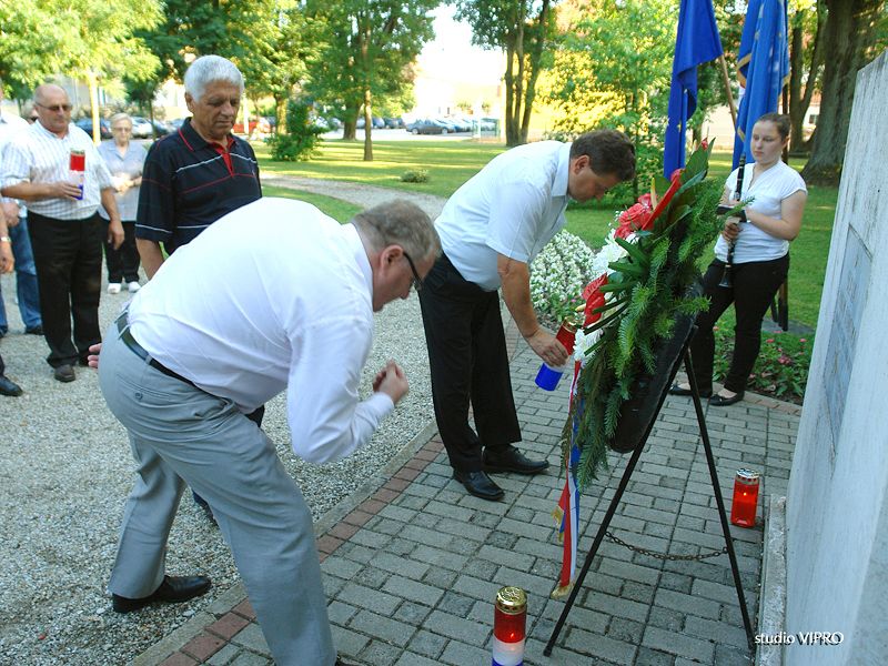 358615592dsc06772731706