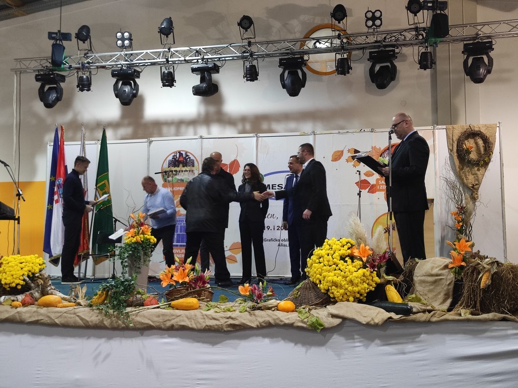 OCJENJIVANJE MEDA Pčelarima dodijeljeno 20 zlatnih, 35 srebrnih i 10 brončanih priznanja