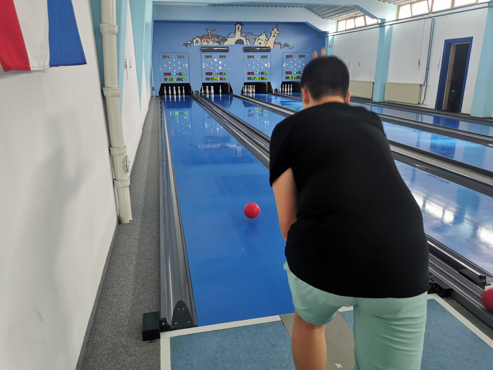 Veliki broj školaraca na kampovima iz kuglanja i rukometa