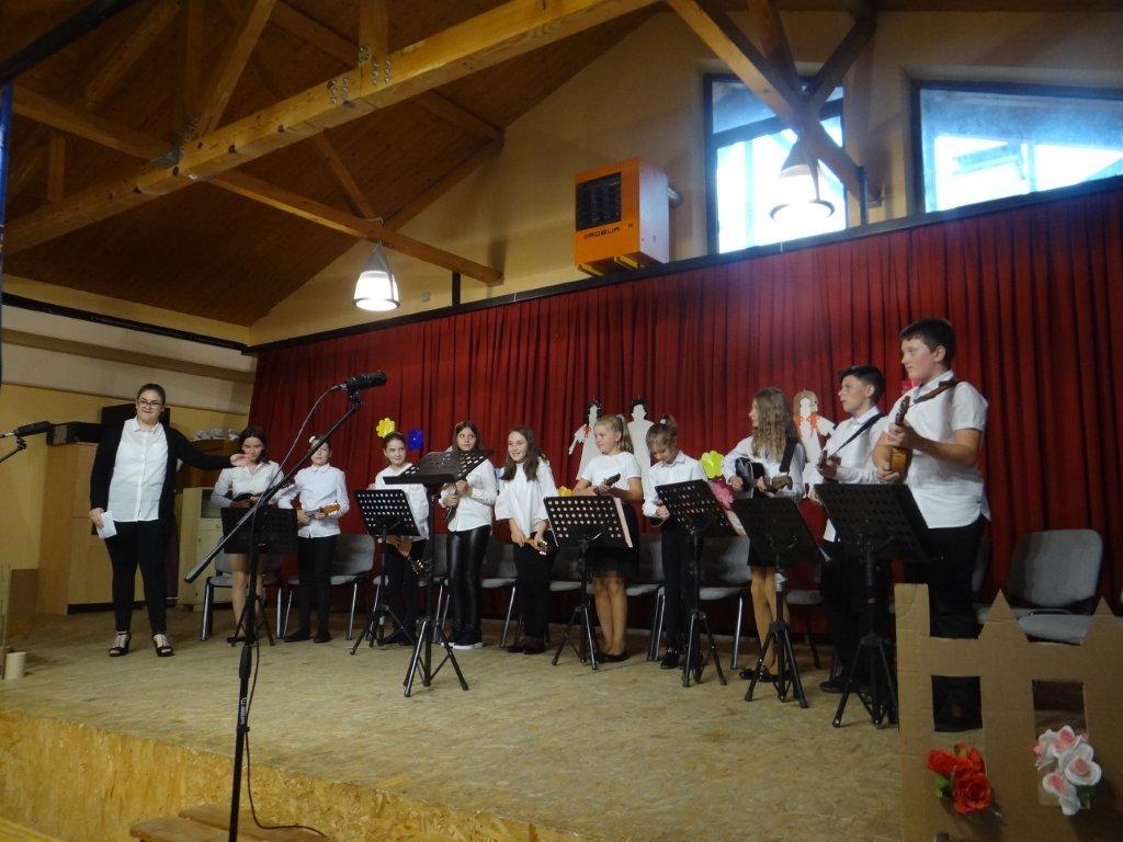 Prvi dječji folklorni susreti u Žiškovcu