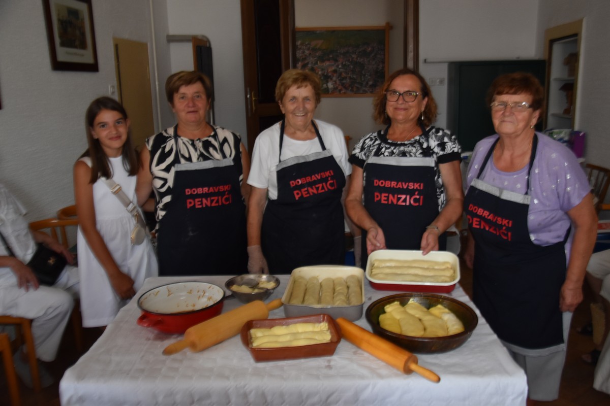 UDRUGA UMIROVLJENIKA DONJA DUBRAVA Domaćem vučenom tijestu nema premca