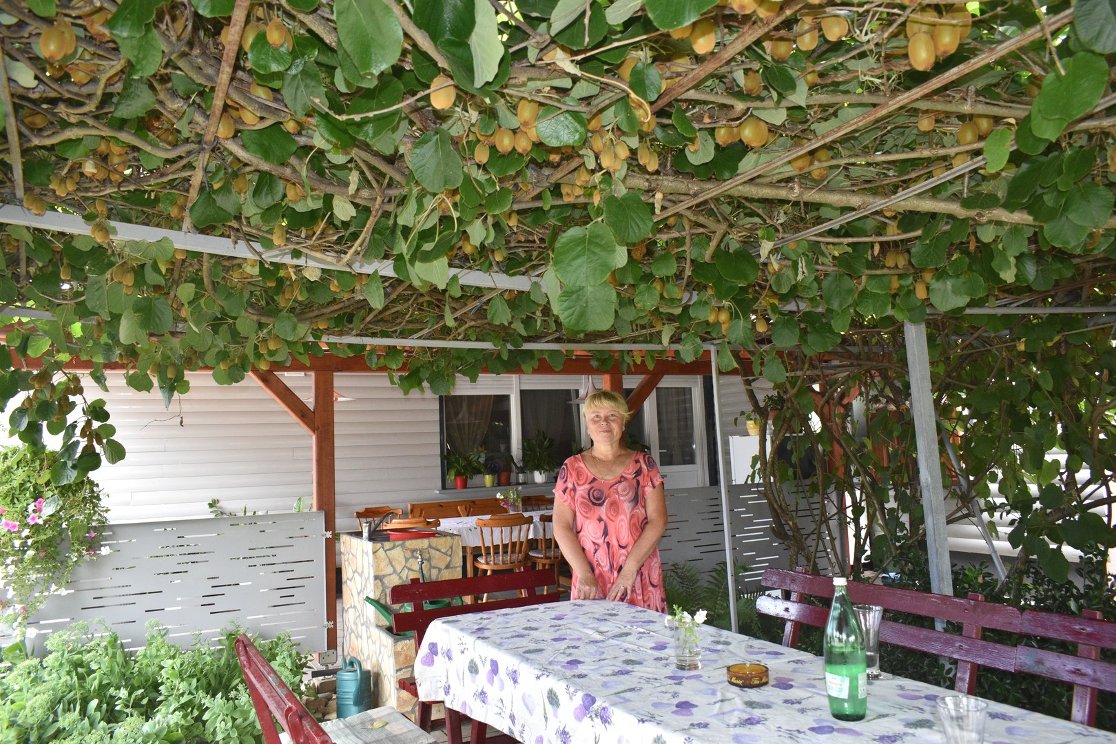 OKUĆNICA OD KOJE ZASTAJE DAH Kivi u cvjetnom carstvu Nadice Toplek