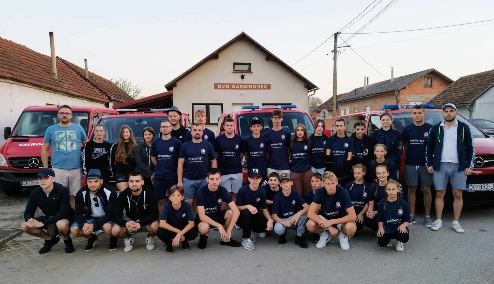 FOTO Mladi vatrogasci otputovali na 15. državno natjecanje vatrogasne mladeži u Novalju