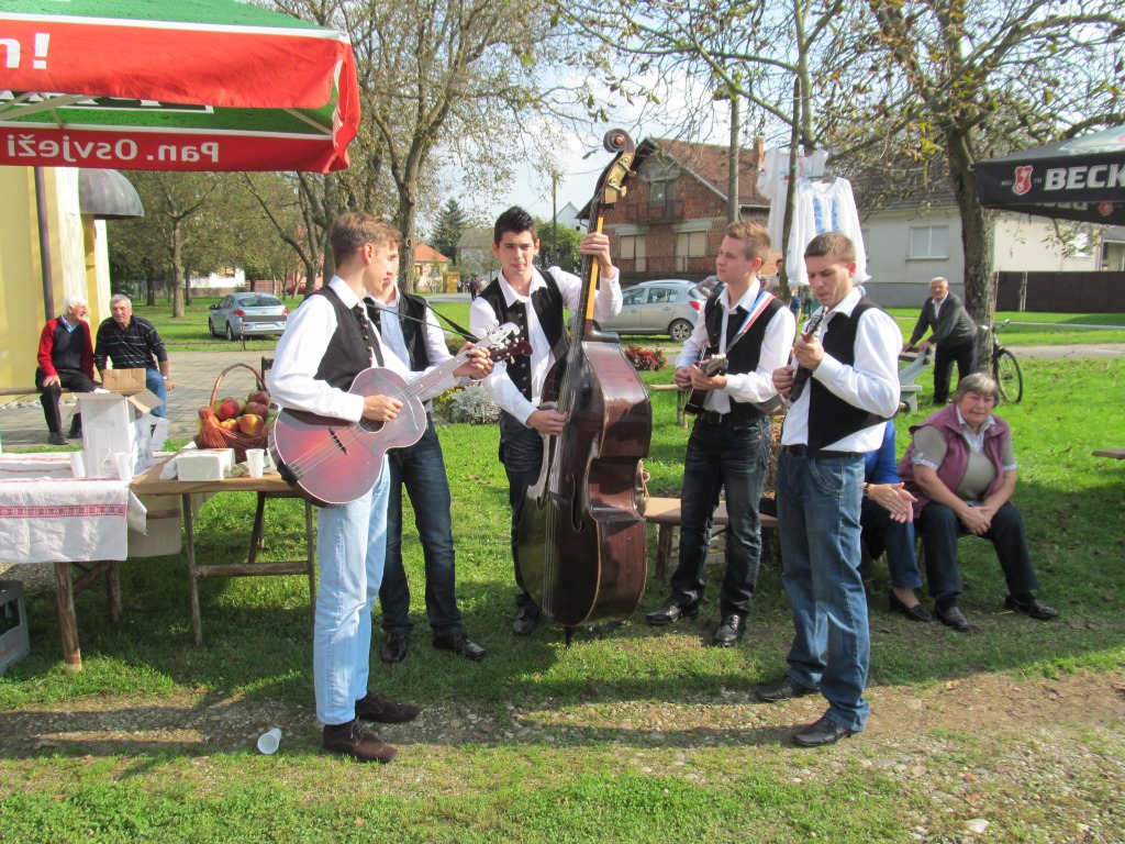 258010194img6268138339