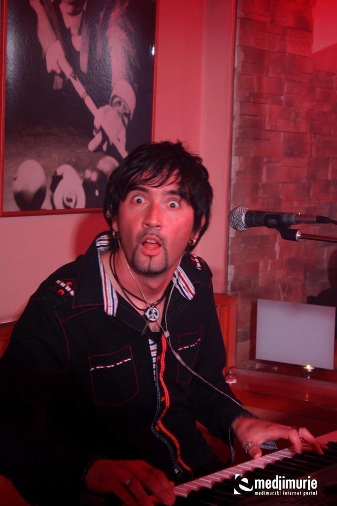 PALADIN 8.10.2011. PALADIN 8.10.2011.