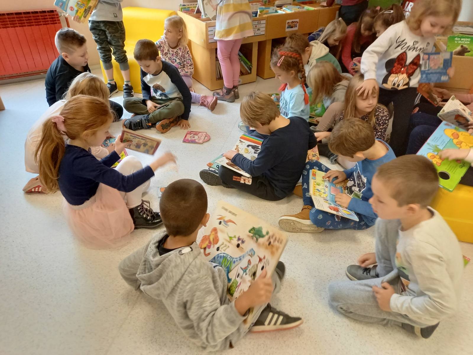 FOTO Posjet malih ‘Cvjetića’ knjižnici i pekari