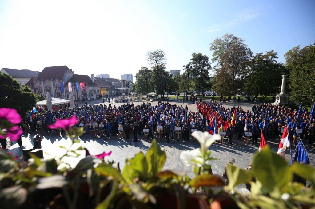 2195248210213070968465830946887