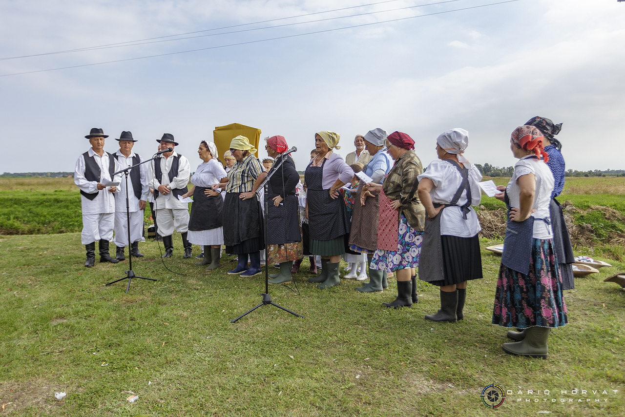 U Gardinovcu svečano otkrivena spomen-ploča posvećena seoskom pralu na potoku Trnavi