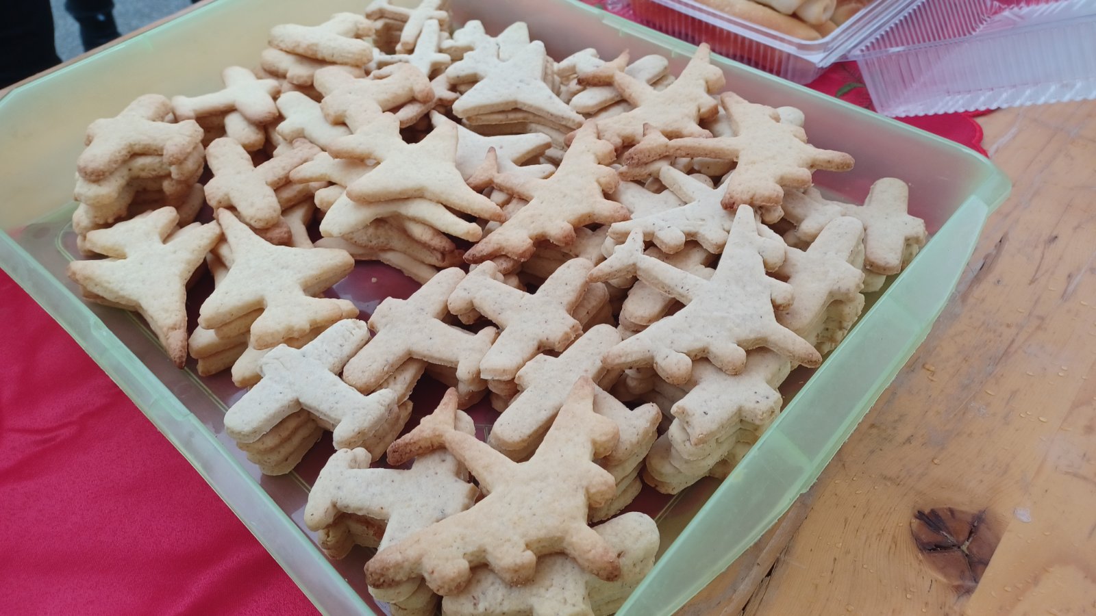 FOTO/VIDEO Djedu Božićnjaku na putu za Pribislavec pokvarile se saonice, no pronašao je rješenje – stigao avionom FOTO/VIDEO Djedu Božićnjaku na putu za Pribislavec pokvarile se saonice, no pronašao je rješenje – stigao avionom