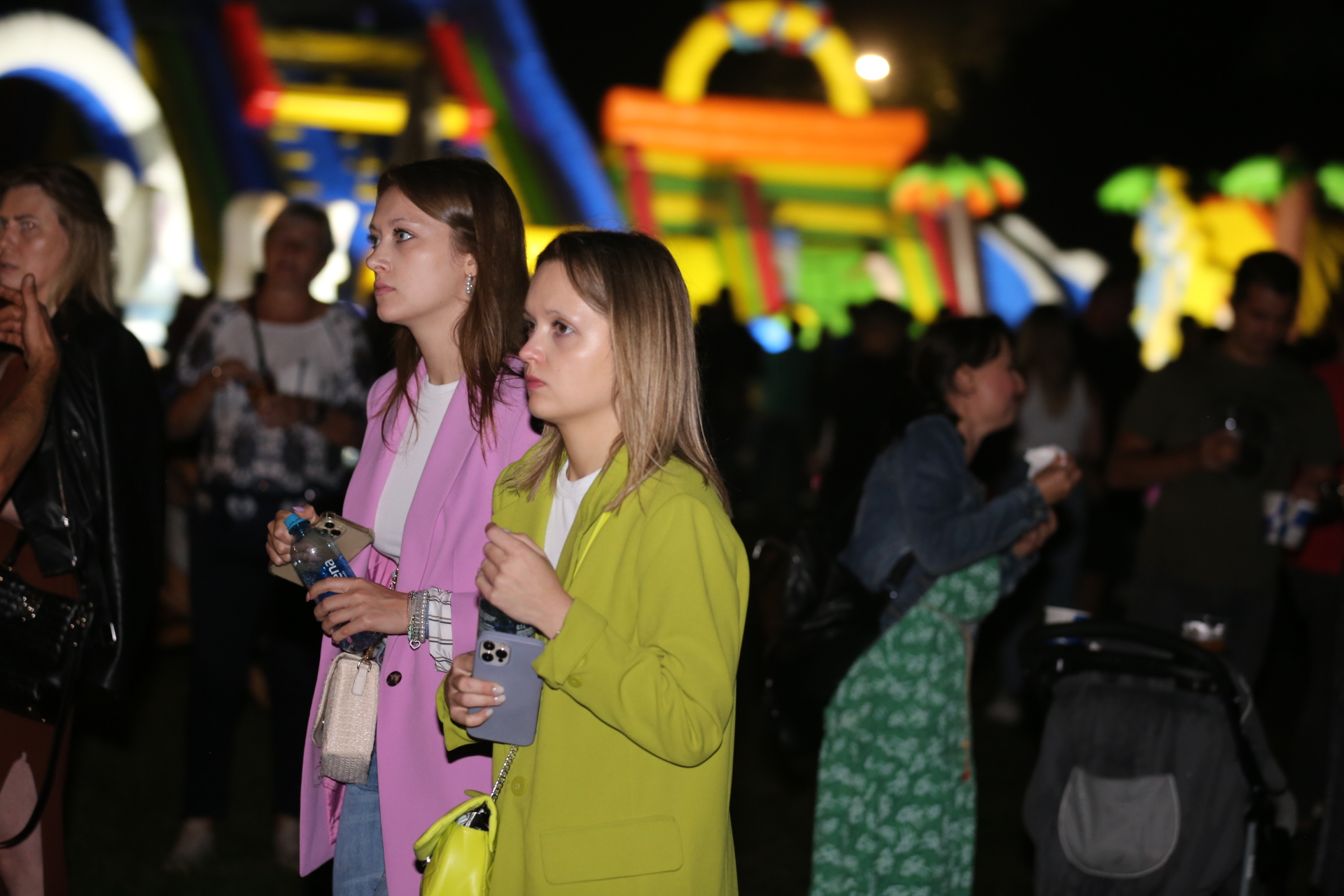 FOTO I VIDEO Vesna Pisarović na Marini Prelog rasplesala mnogobrojne posjetitelje i uveličala prvu večer Festivala balona