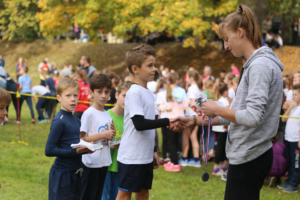 2269038710213284883293567576434