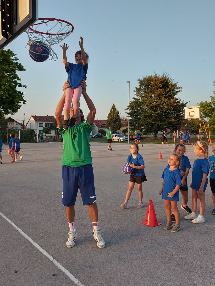 Mladi dobravski sportaši – košarka